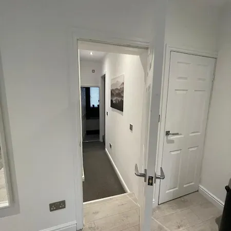 Spacious 2 Bedroom Apartment Liverpool Exterior photo
