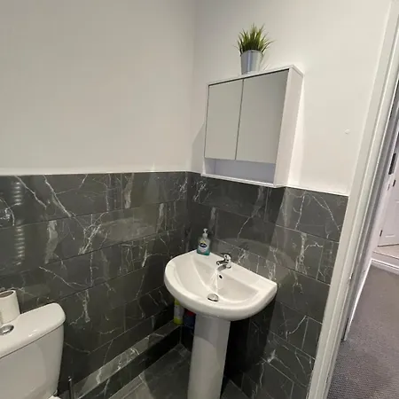 Spacious 2 Bedroom Apartment Liverpool Exterior photo