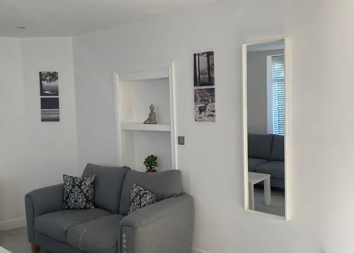 Spacious 2 Bedroom Apartment