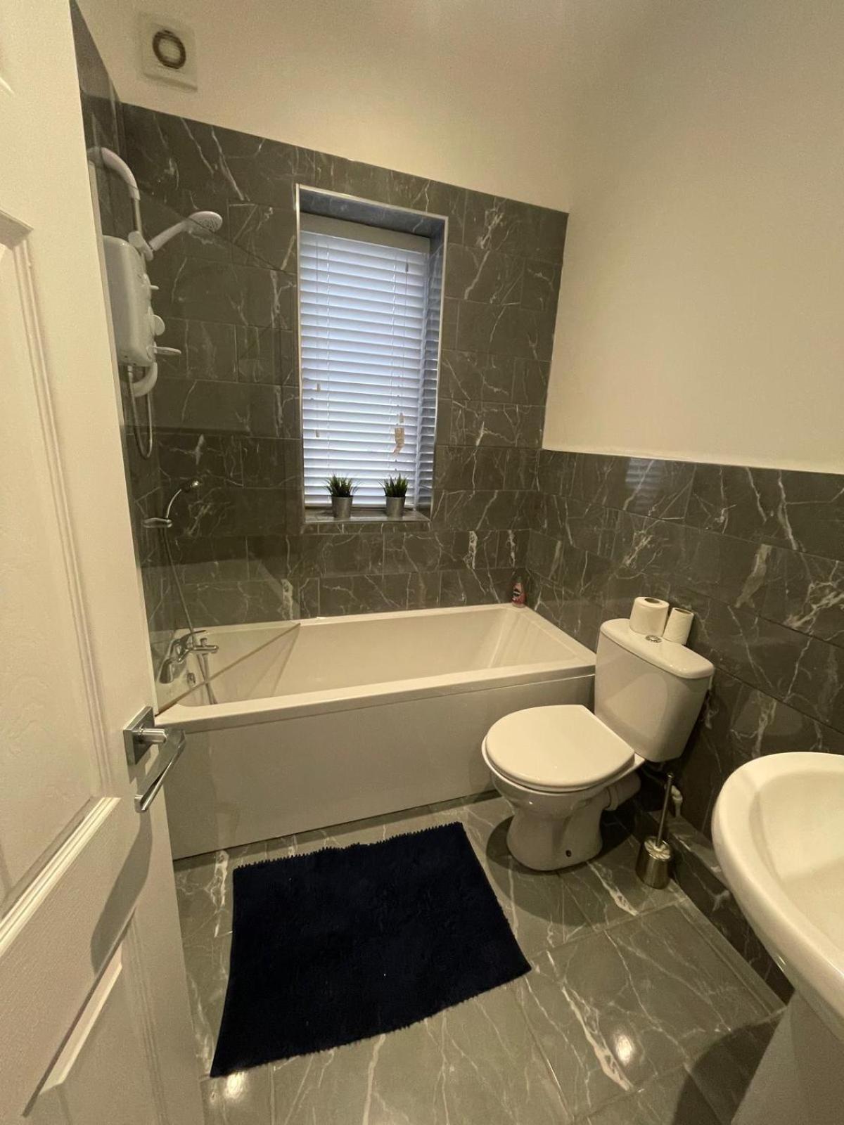 Spacious 2 Bedroom